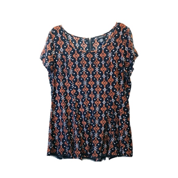 👚 TORRID || Geo Print Challis Tunic Top- - Picture 7 of 8